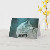 Carte Beau loup gris dans une forêt foncée Anniversaire (Fleur jaune)