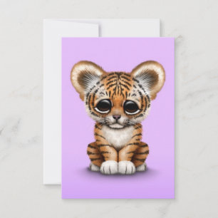 Carte Bébé adorable Tiger Cub sur pourpre