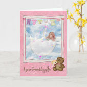 Carte Bébé fille sous parapluie (Fleur jaune)