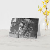 Carte Bébé jouant Tuba, 1923 (Fleur jaune)