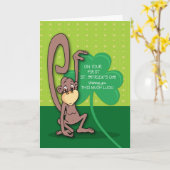 Carte Bébé, singe du jour de premier St Patrick avec le (Fleur jaune)