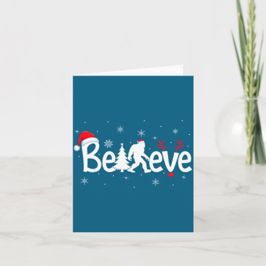 Carte Believe Bigfoot Sasquatch Reindeer Santa Hat Merry (Devant)