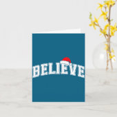 Carte Believe Christmas Varsity Text With Santa Hat Fami (Fleur jaune)