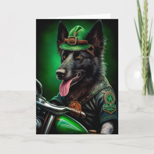Carte Berger belge conduisant un vélo la Saint-Patrick