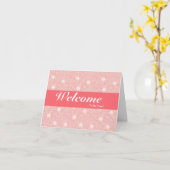 Carte Bienvenue À L'Équipe Blanc Minimal Pink Badge (Fleur jaune)
