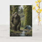 Carte Bigfoot assis dans les Bois Anniversaire (Fleur jaune)