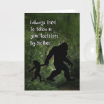 Carte Bigfoot avec un enfant anniversaire pour Brother<br><div class="desc">Cette carte d'anniversaire émouvante pour votre grand frère présente Bigfoot tenant la main d'un enfant en marchant dans la forêt. Un grand choix pour tout homme qui aime Sasquatch,  Yeti et Bigfoot.</div>