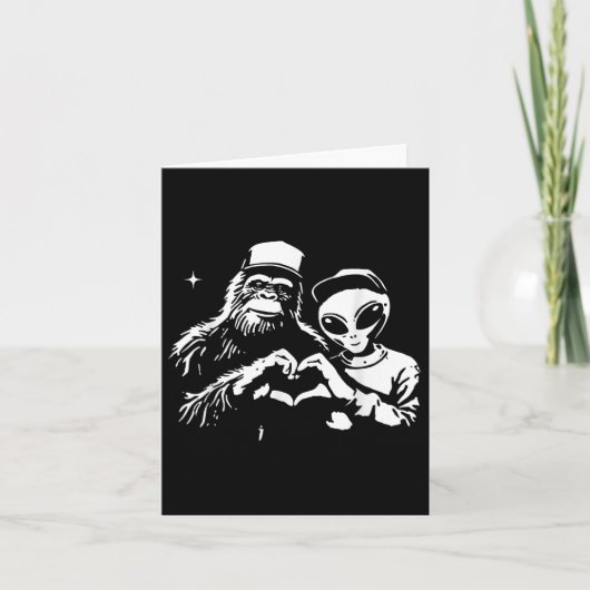 Carte Bigfoot et Alien Heart Hands Funny Saint-Valentin  (Devant)