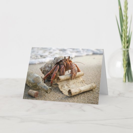 Carte Birthday Hermit Crab Reading a Message on a Beach (Devant)