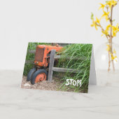 Carte Birthday old orange tractor on fence (Fleur jaune)