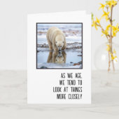 Carte Birthday Polar Bear Looking at its Reflection (Fleur jaune)