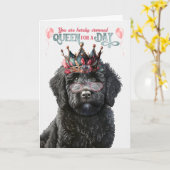 Carte Black Labradoodle Queen pour une journée d'anniver (Fleur jaune)