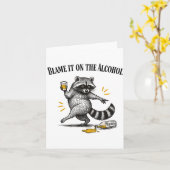 Carte Blame It On The Alcohol Drunk Raccoon Meme Trashed (Fleur jaune)