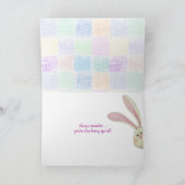 Carte Bonbons de lapin de Pâques dans l'herbe (Intérieur)