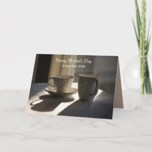 Carte Bonne fête des mères aux tasses à café soeurs