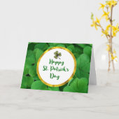 Carte Bonne Saint Patrick avec des Clovers verts (Fleur jaune)