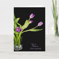 bouquet de tulipe violet sur la sympathie noire