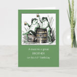 Carte Brother 61e Grenouilles d'anniversaire Toasting wi<br><div class="desc">Ton frère a 61 ans ? Surprenez-le avec une carte faite juste pour son anniversaire. Cette carte humoristique montre deux crapauds vintages levant un verre de bière ou ale pour célébrer son anniversaire à l'âge de soixante et un ans. Lève un toast avec des applaudissements ! Image vintage avec l'aimable...</div>