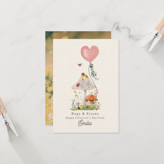 Carte Bugs & Baisers Ladybug Classroom Valentine (Devant/Arrière en situation)