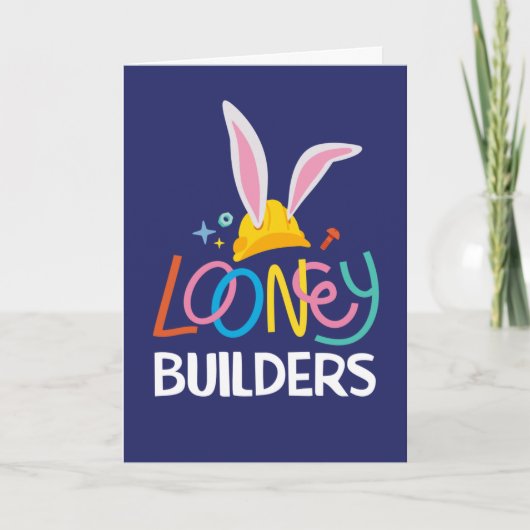 Carte BUGS BUNNY BUILDERS™| Logo empilé Casquette dur (Devant)
