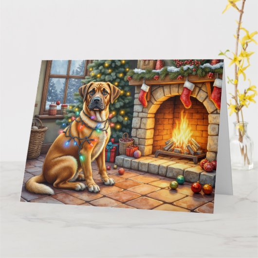 Carte Bullmastiff devant une cheminée avec des lumières  (Fleur jaune)