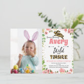 Carte Bunny Wild et trois photos d'anniversaire Invitati (Debout devant)