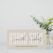 Carte cadeau à la typographie script moderne avec  (Debout devant)