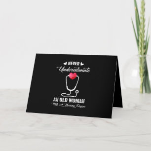 Carte Cadeau pour infirmière Ne sous-estimez jamais un