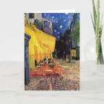 Carte Café Terrasse à la nuit par Vincent van Gogh<br><div class="desc">Le Café Terrace sur la Place du Forum de Vincent van Gogh est un post impressionnisme d'art vintage, une peinture architecturale de paysage urbain. Vue extérieure d'un restaurant avec tables, chaises, serveurs et personnes à manger. Une belle nuit avec des étoiles dans le ciel à Arles, France. À propos de...</div>