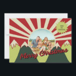 Carte Campy Retro Style Photo Joyeux Noël<br><div class="desc">Ajoutez votre propre photo et votre propre texte pour créer une carte de Noël amusante avec un style campy rétro. Cette carte à écran plat a une sensation publicitaire vintage avec votre photo affichée au centre dans un cadre rond accentué par rayonner de pointes avec des montagnes vertes et un...</div>