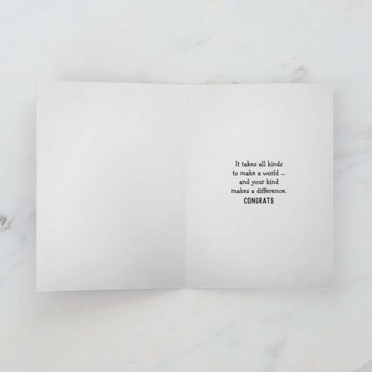 Carte cap de graduation verte sur le globe (Intérieur)