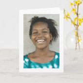 Carte Carte, "jeune fille de sourire dans la robe verte (Fleur jaune)