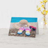 Carte casquette et tongs par anniversaire de piscine (Fleur jaune)