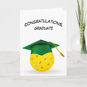 Carte Casquette verte de graduation sur un ballon de bas