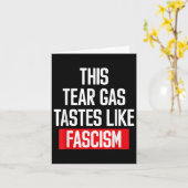 Carte Ce Gaz Lacrymogène Teste Comme Le Fascisme Prote P (Fleur jaune)
