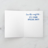 Carte Célébration colorée du gâteau bleu d'anniversaire (Intérieur)