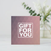 Carte Certificat cadeau Carré Rose moderne (Debout devant)