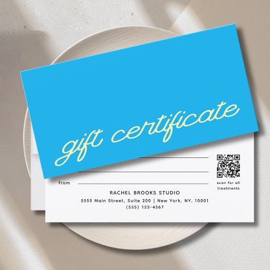 Carte Certificat Cadeau Code QR Bleu Script Moderne