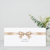 Carte Certificat Cadeau Code QR Élégant avec Ruban Blanc (Debout devant)