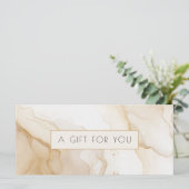 Carte Certificat Cadeau Code QR en Marbre Doré Beige Lux (Debout devant)