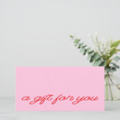 Carte Certificat Cadeau Code QR Rose Script Moderne (Debout devant)