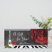 Carte Certificat cadeau de Noël Salon Rose Tour Eiffel (Debout devant)