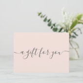 Carte Certificat cadeau élégant rose fuchsia tendance (Debout devant)