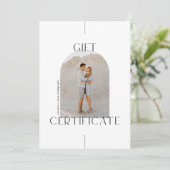 Carte Certificat cadeau photo minimaliste Arch (Debout devant)