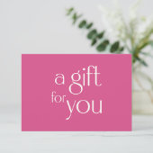 Carte Certificat Cadeau Rose Moderne (Debout devant)
