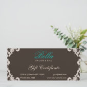 Carte certificat cadeau salon et spa (Debout devant)