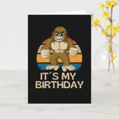 Carte C'Est Mon Anniversaire Petit Garçon Bigfoot (Fleur jaune)