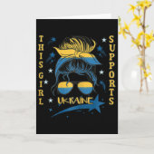 Carte Cette fille soutient l'Ukraine Drapeau de chignon (Fleur jaune)