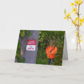 Carte chasseur de cerfs communs en bois avec le signe (Fleur jaune)