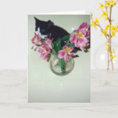 Carte Chat de joyeux anniversaire avec des fleurs dans (Fleur jaune)